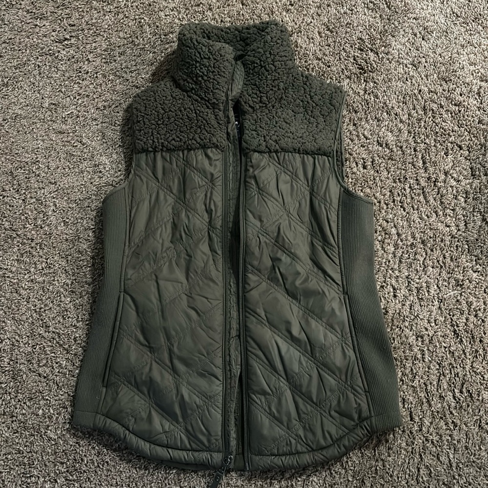 Like new, prana vest